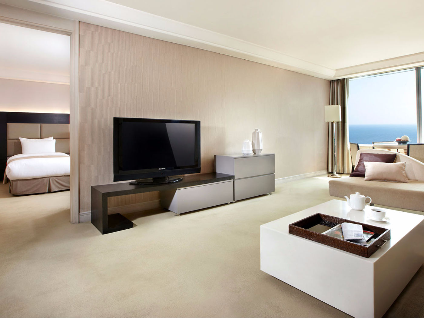 Haeundae Grand Hotel Пусан Екстериор снимка A suite at the hotel