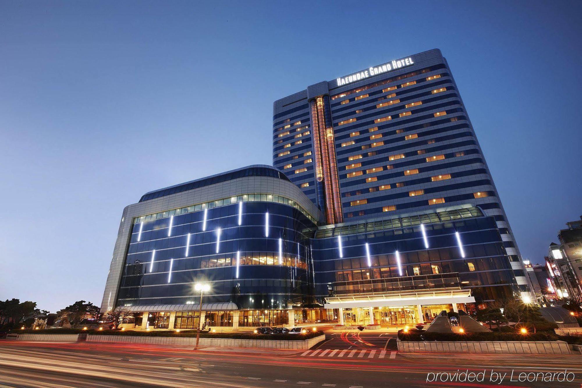 Haeundae Grand Hotel Пусан Екстериор снимка The hotel in 2012